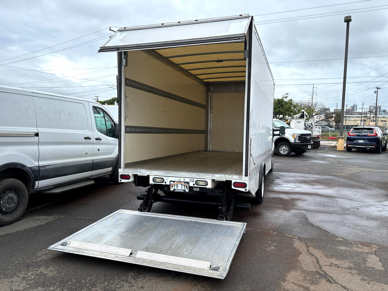 Ford Transit Chassis T-350 DRW 178" WB 9950 GVWR 2017