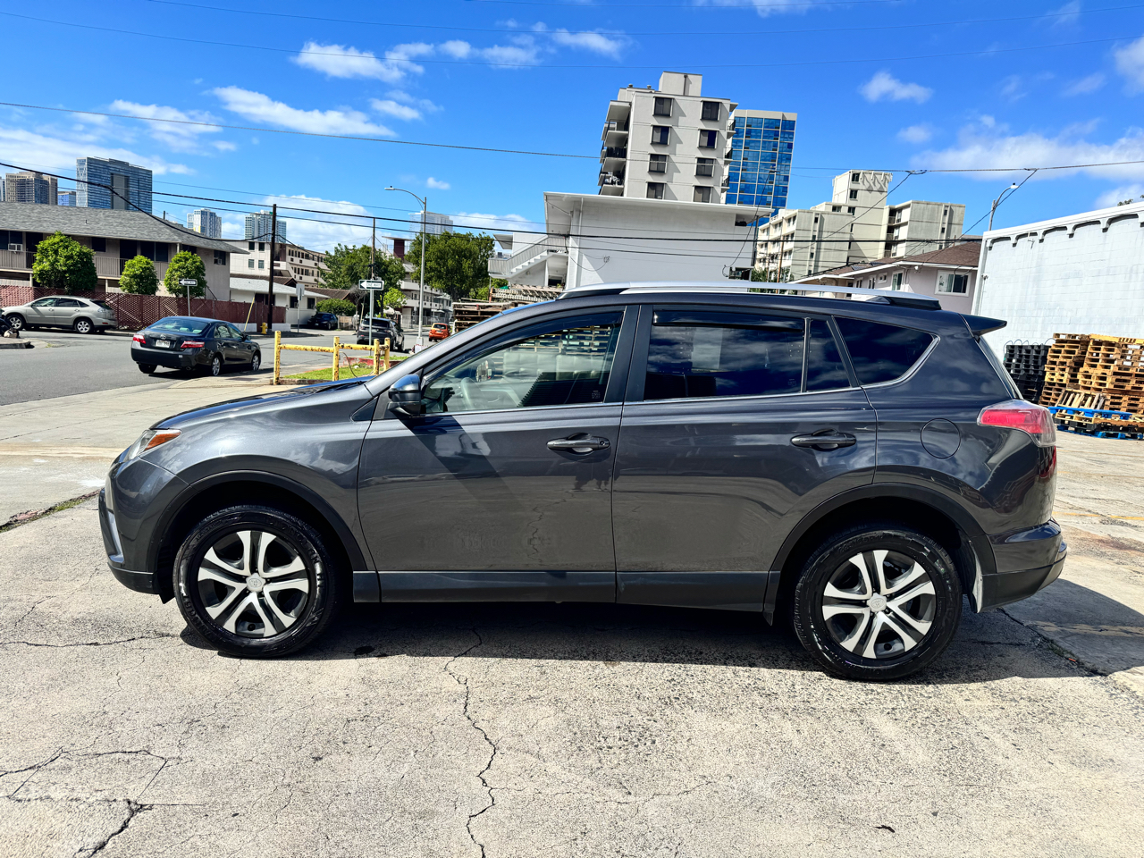Toyota RAV4 FWD 4dr LE (Natl) 2016