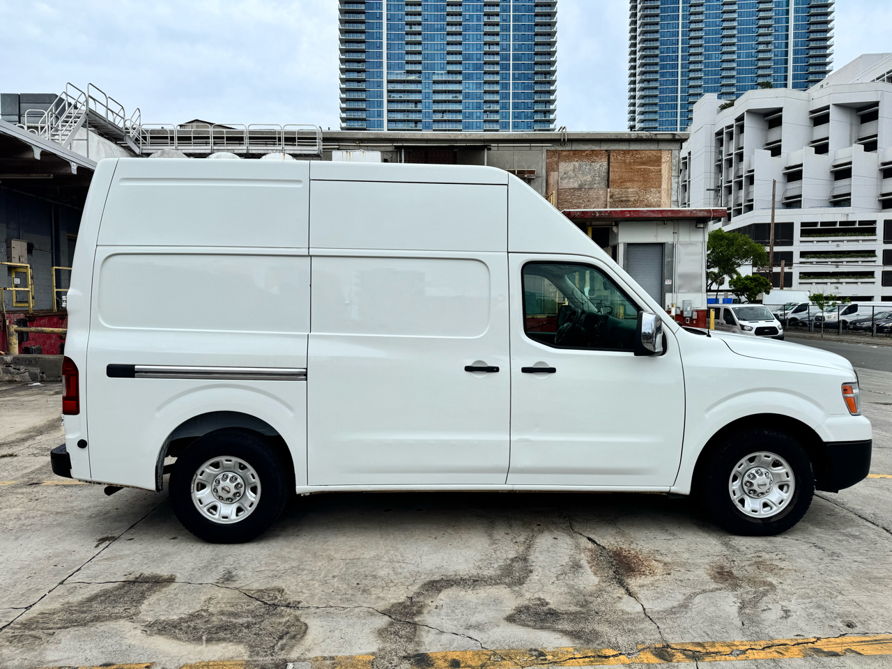 Nissan NV Cargo NV3500 HD High Roof V8 SV 2017