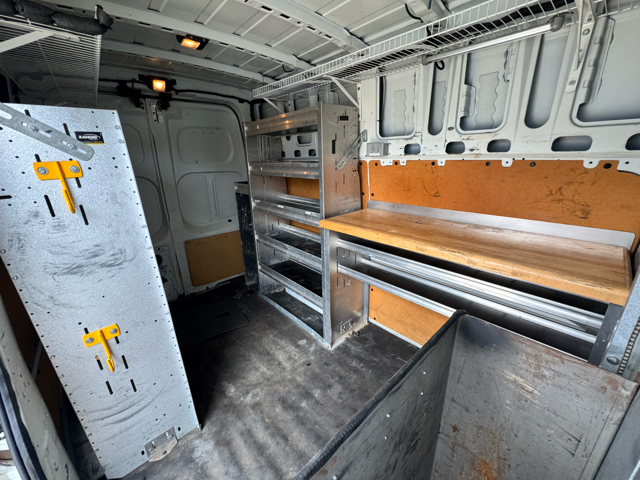 Nissan NV Cargo NV3500 HD High Roof V8 SV 2017