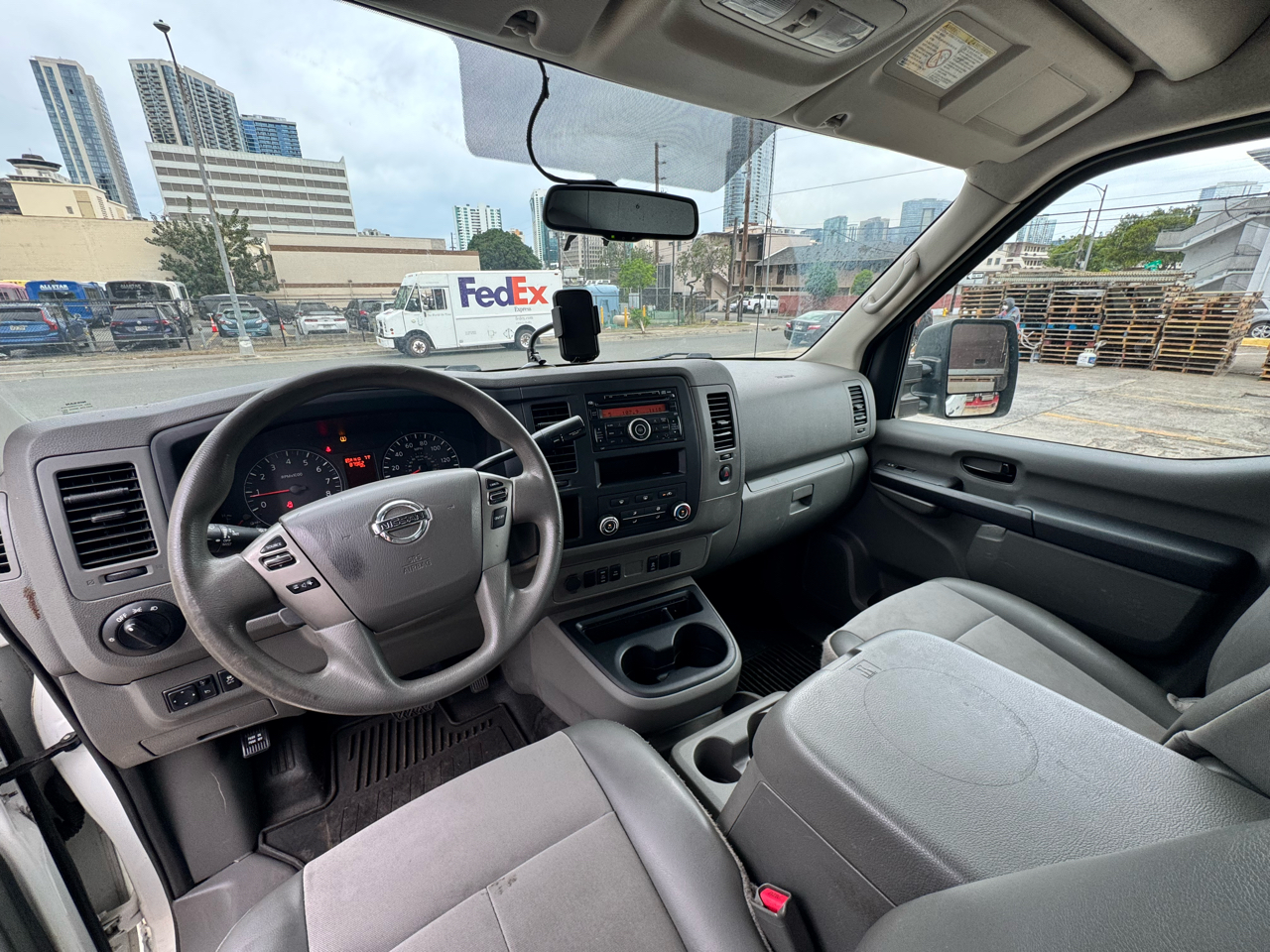 Nissan NV Cargo NV3500 HD High Roof V8 SV 2017