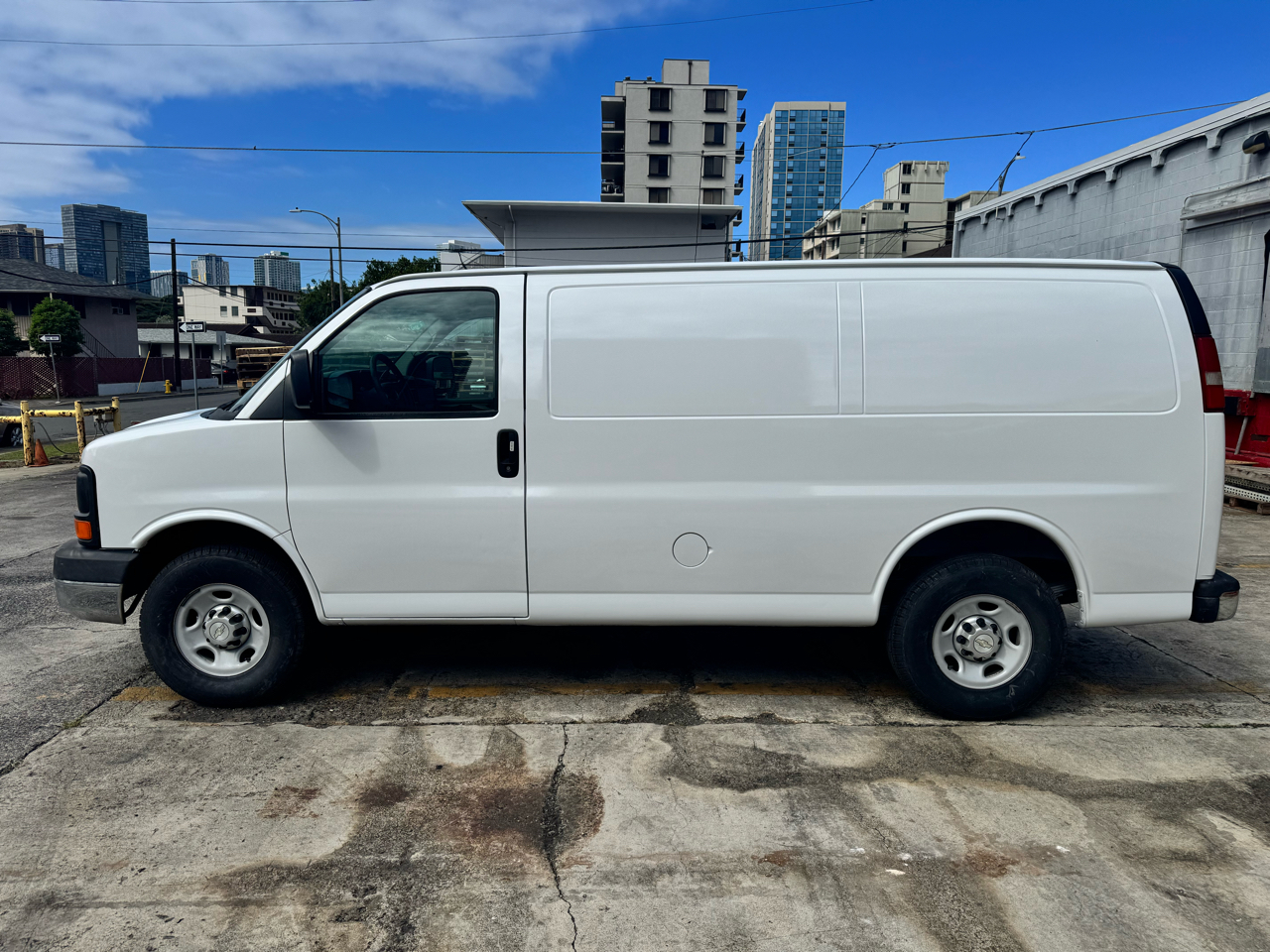 Chevrolet Express Cargo Van RWD 2500 135" 2012