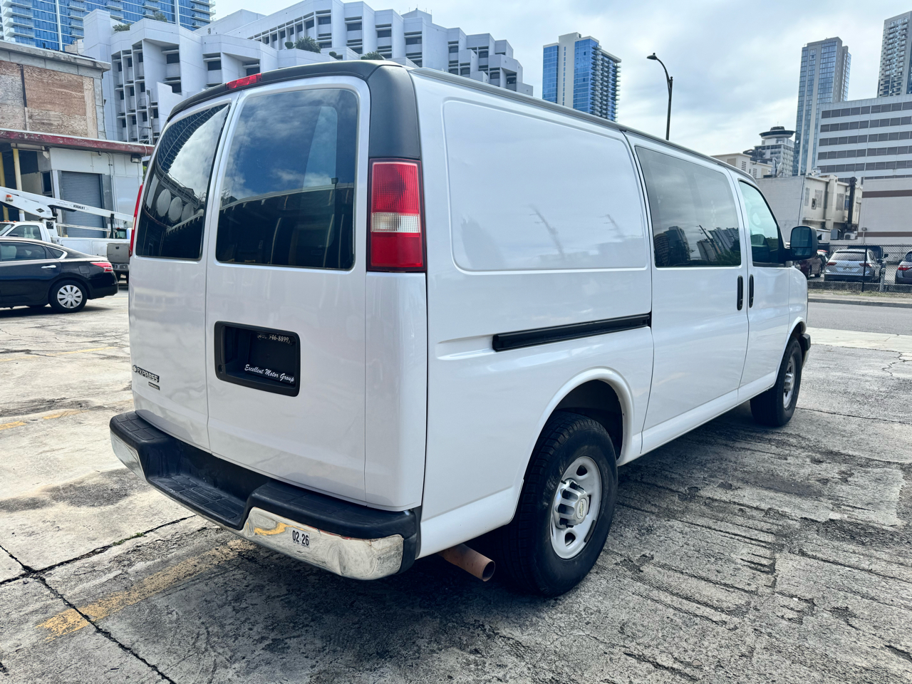 Chevrolet Express Cargo Van RWD 2500 135" 2012
