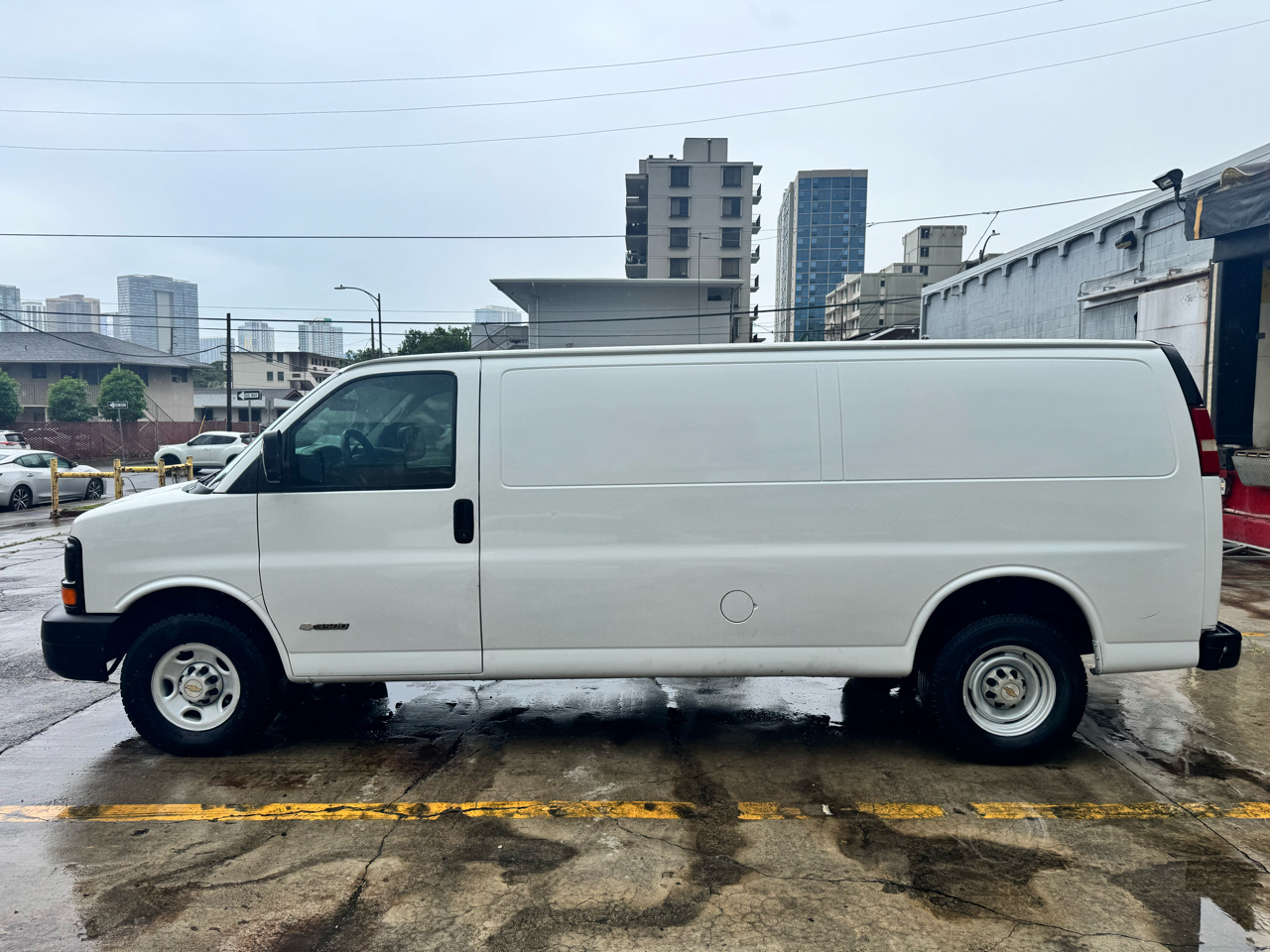 Chevrolet Express Cargo Van 3500 155" WB RWD 2004