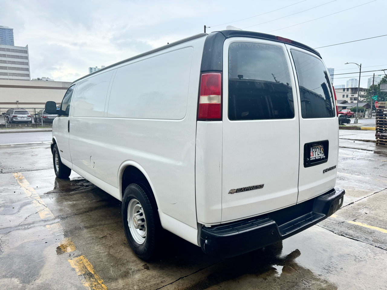 Chevrolet Express Cargo Van 3500 155" WB RWD 2004
