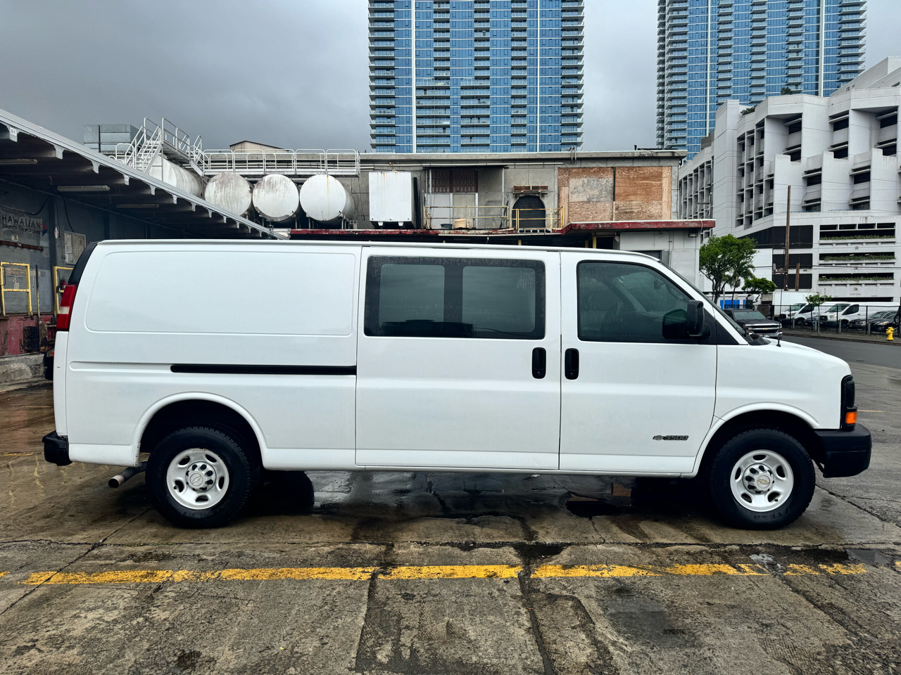 Chevrolet Express Cargo Van 3500 155" WB RWD 2004