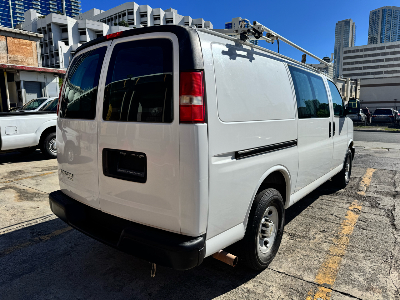 Chevrolet Express Cargo Van RWD 2500 135" 2012