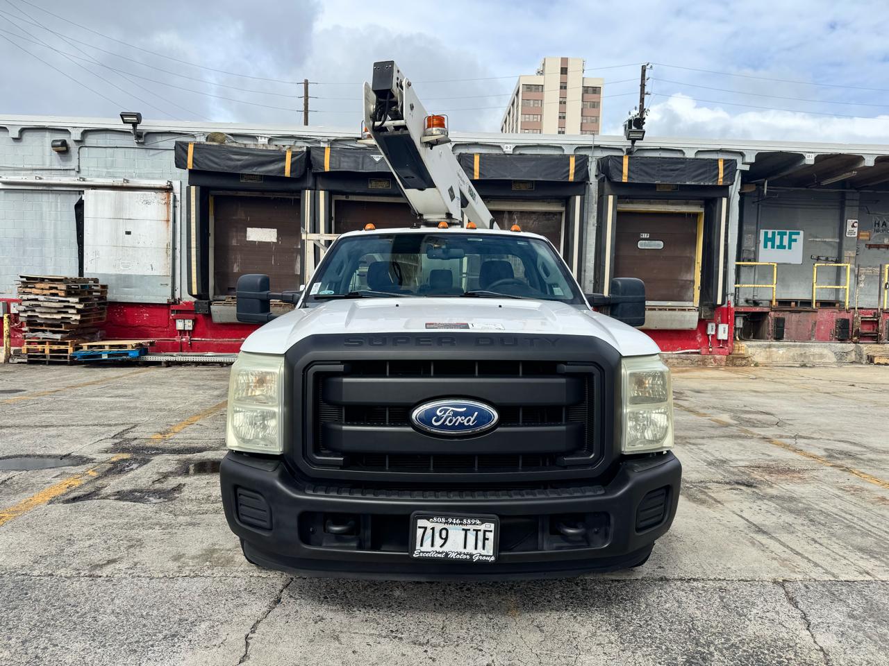 Ford Super Duty F-350 DRW 2WD Reg Cab 141" WB 60" CA XLT 2011