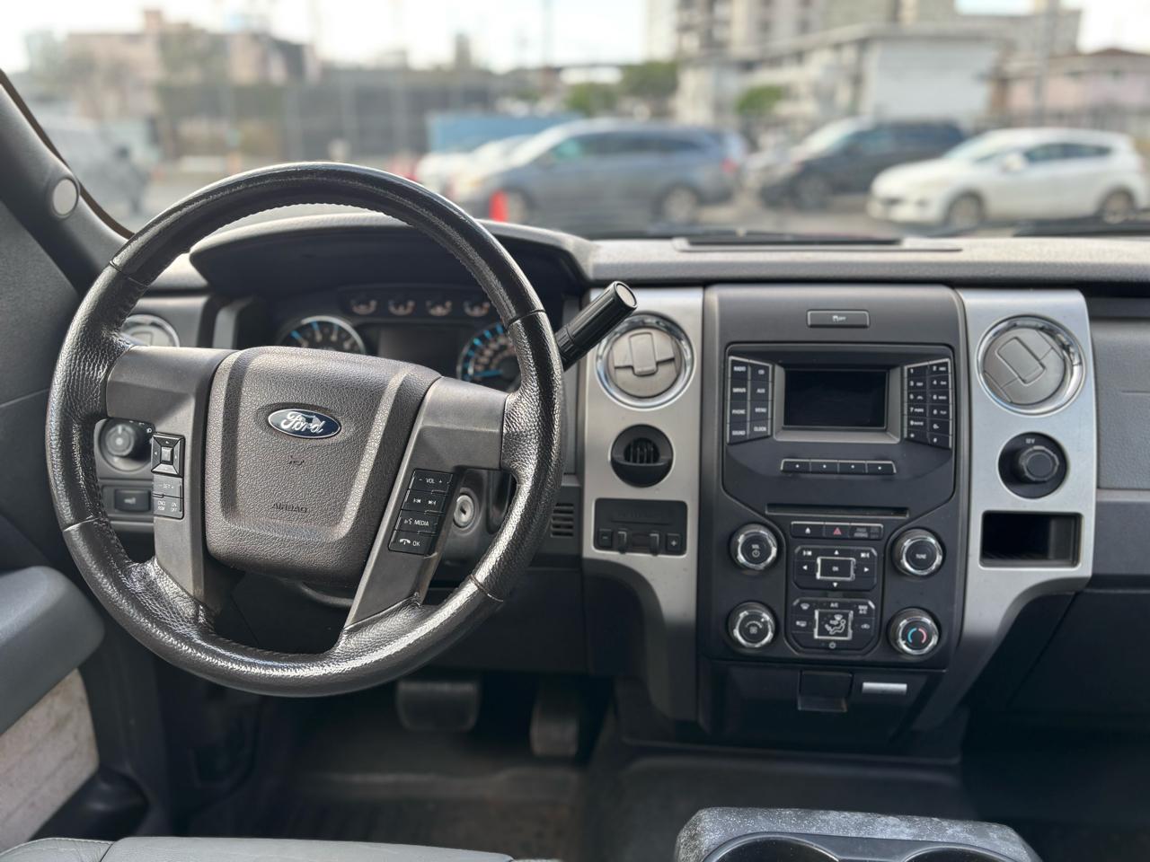 Ford F-150 2WD SuperCrew 145" King Ranch 2014