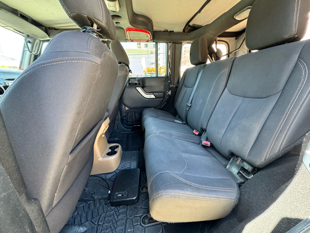 Jeep Wrangler Unlimited 4WD 4dr Rubicon 2016