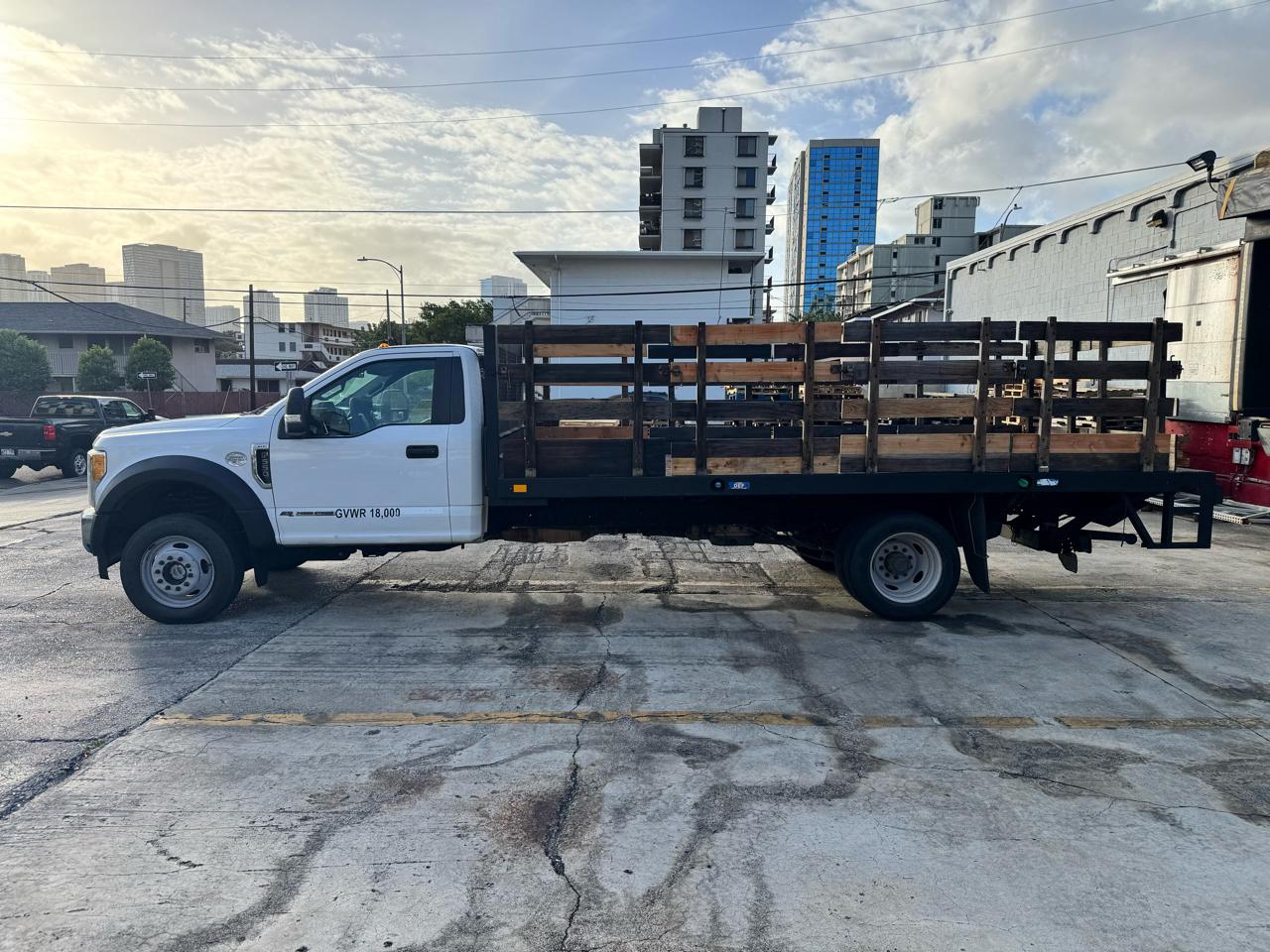 Ford Super Duty F-550 DRW XLT 4WD Reg Cab 145" WB 60" CA 2017