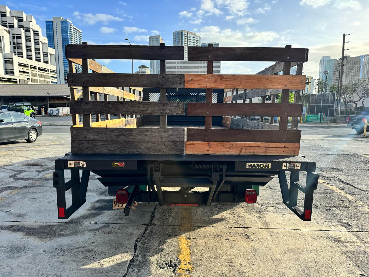 Ford Super Duty F-550 DRW XLT 4WD Reg Cab 145" WB 60" CA 2017