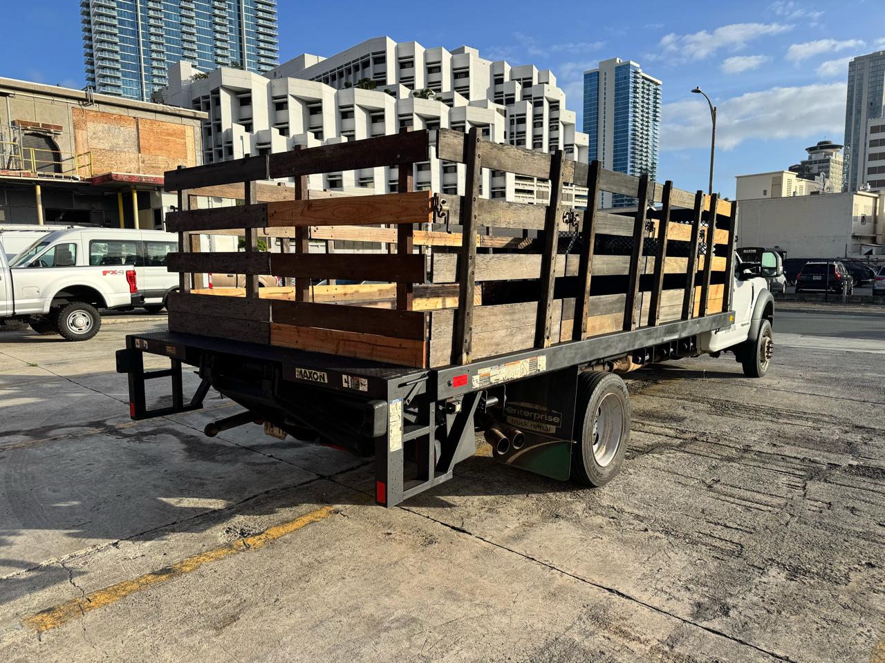 Ford Super Duty F-550 DRW XLT 4WD Reg Cab 145" WB 60" CA 2017