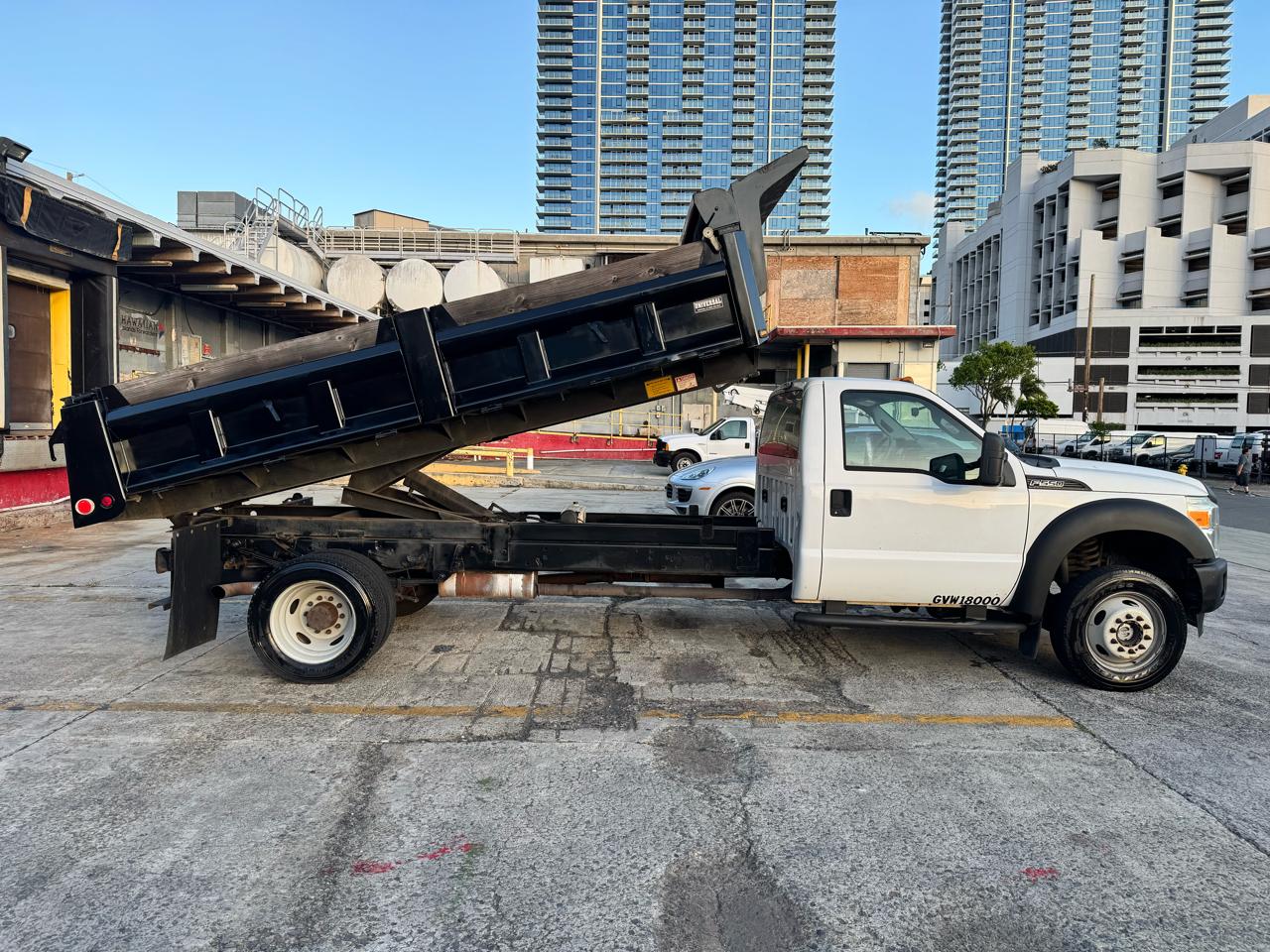 Ford Super Duty F-550 DRW 4WD Reg Cab 141" WB 60" CA XLT 2012