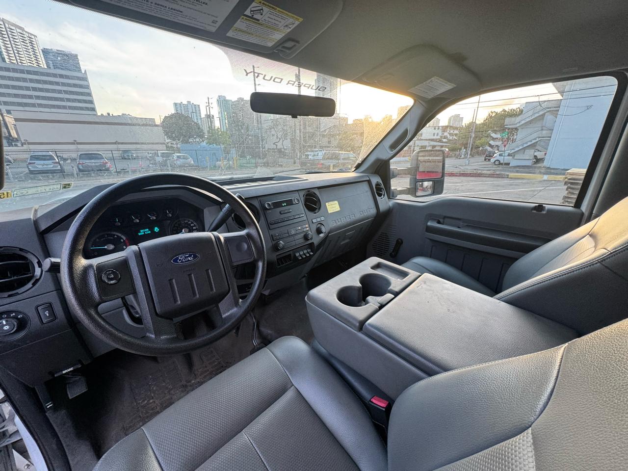 Ford Super Duty F-550 DRW 4WD Reg Cab 141" WB 60" CA XLT 2012