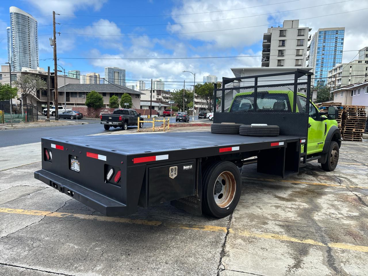 Ford Super Duty F-450 DRW XLT 2WD Reg Cab 145" WB 60" CA 2018