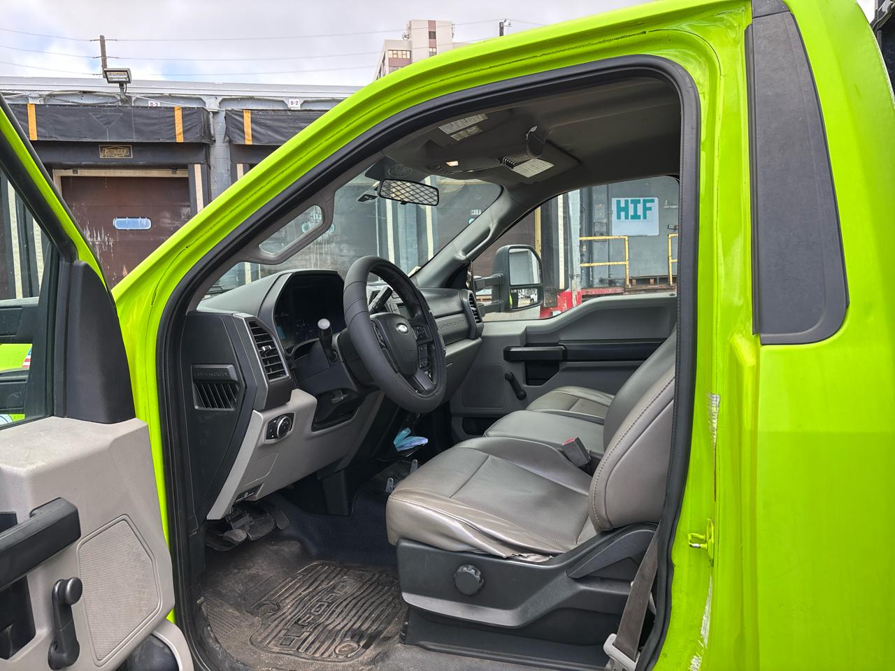 Ford Super Duty F-450 DRW XLT 2WD Reg Cab 145" WB 60" CA 2018