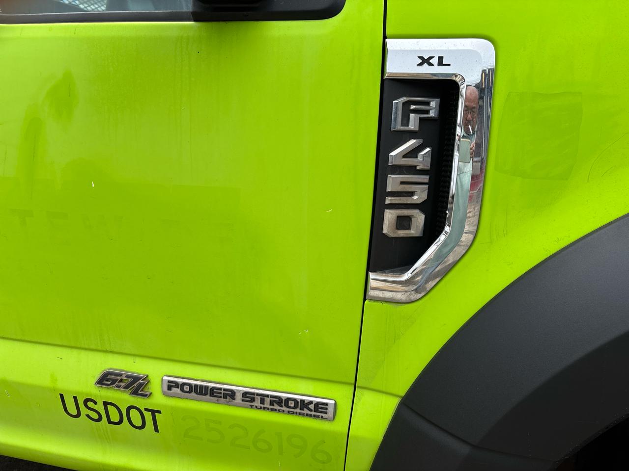 Ford Super Duty F-450 DRW XLT 2WD Reg Cab 145" WB 60" CA 2018