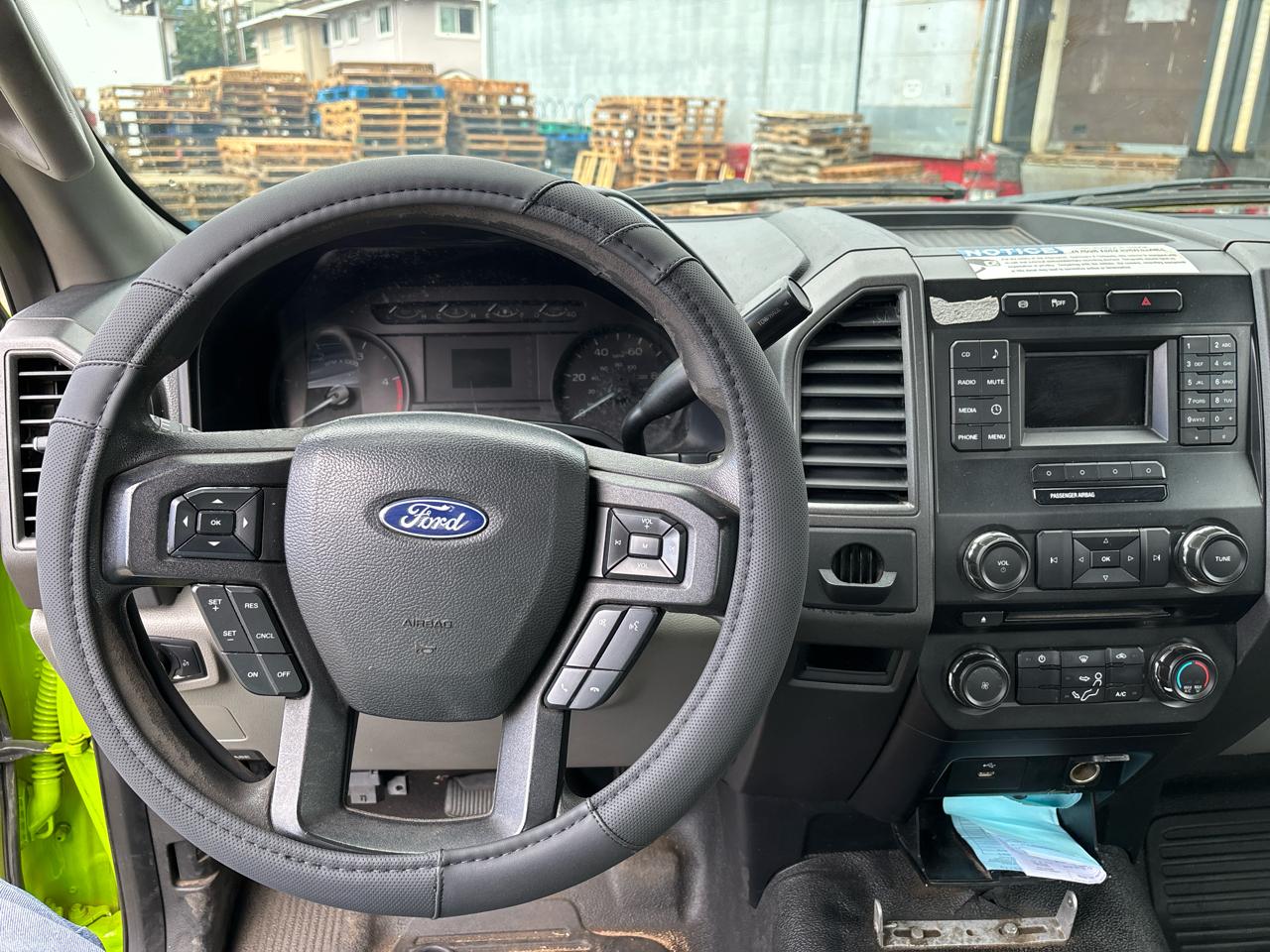 Ford Super Duty F-450 DRW XLT 2WD Reg Cab 145" WB 60" CA 2018