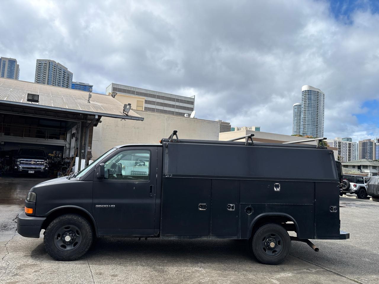 Chevrolet Express Cargo Van RWD 1500 135" 2007