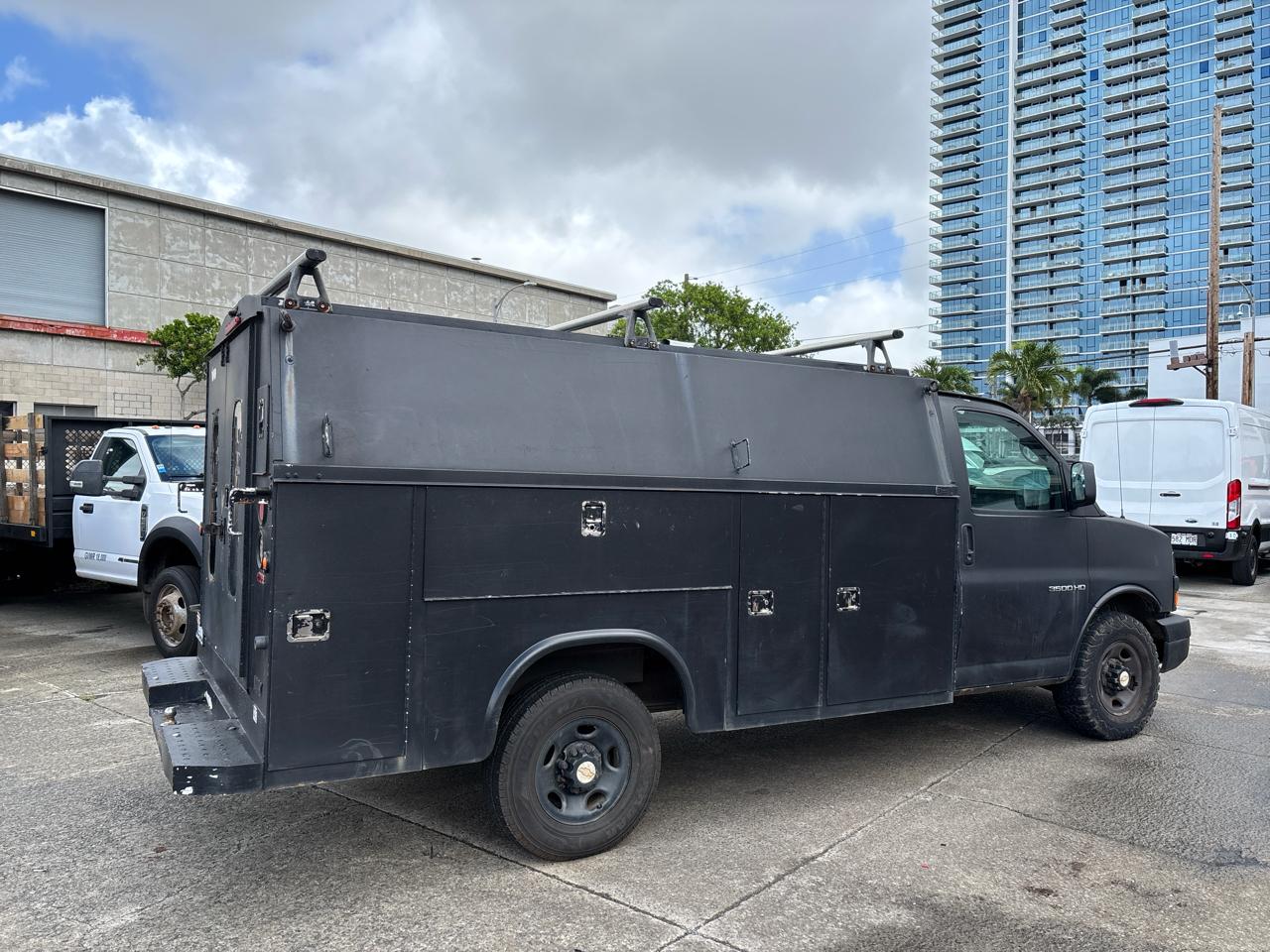 Chevrolet Express Cargo Van RWD 1500 135" 2007