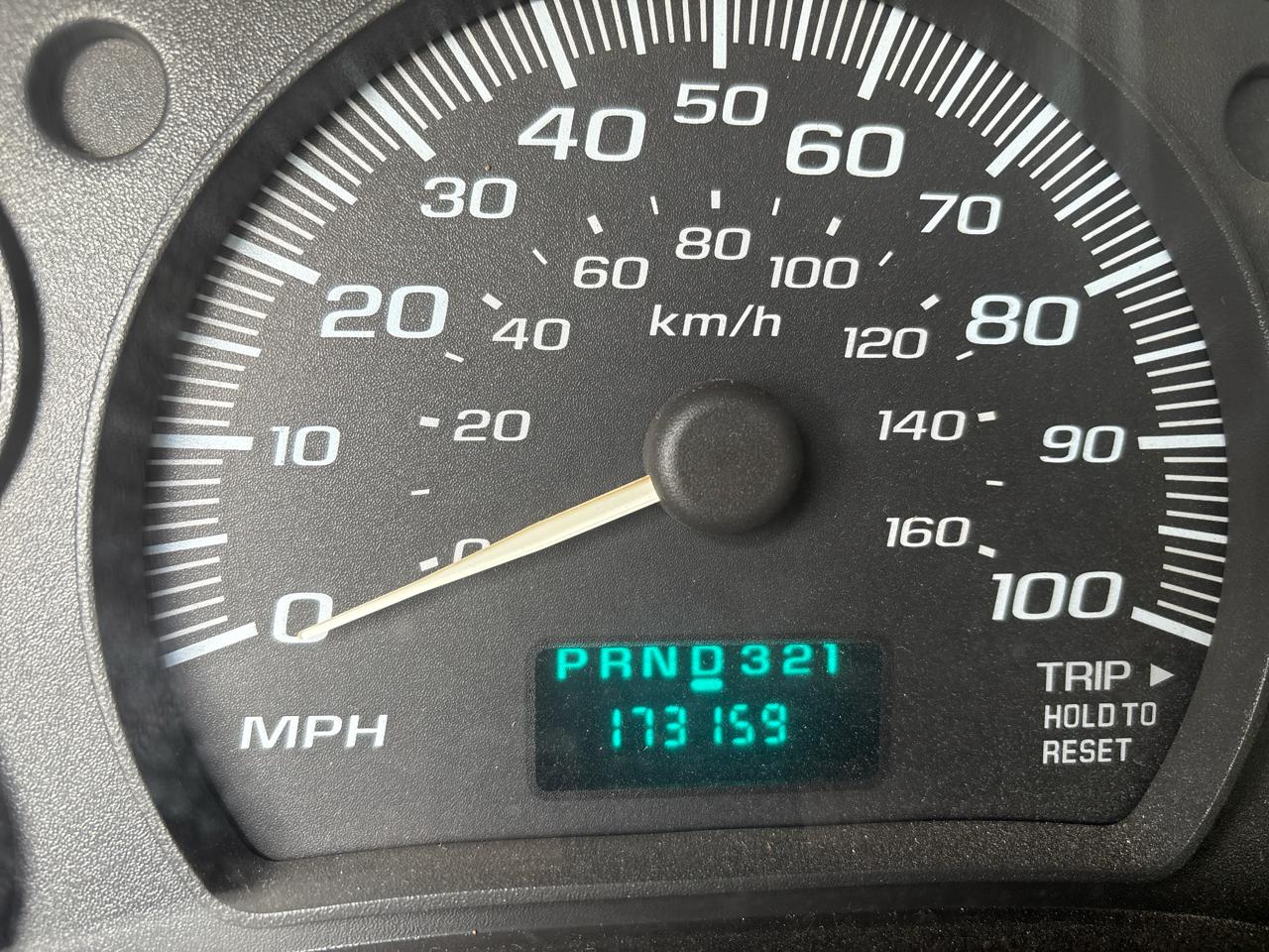 Chevrolet Express Cargo Van RWD 1500 135" 2007