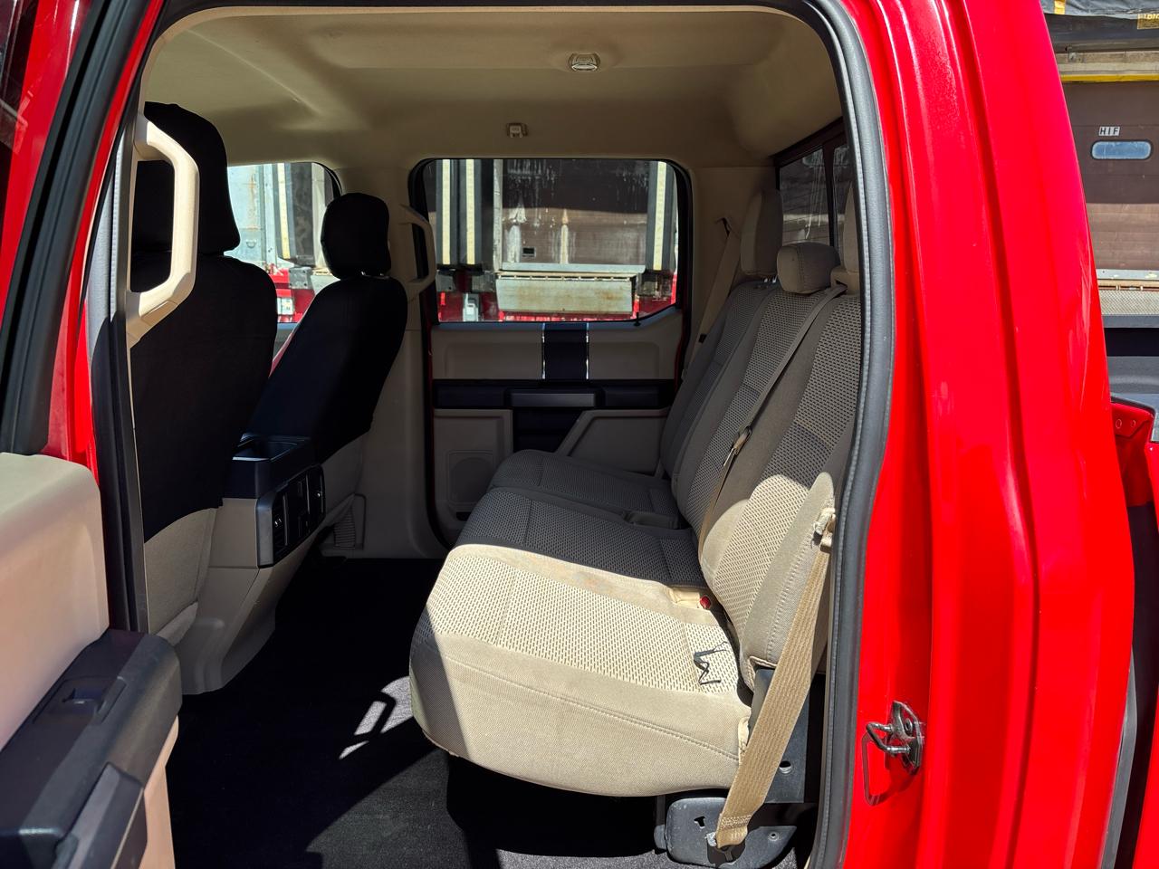 Ford F-150 2WD SuperCrew 145" XLT 2017