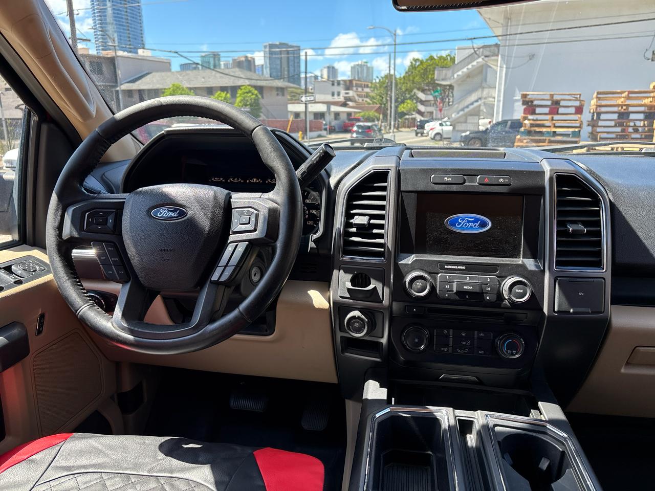 Ford F-150 2WD SuperCrew 145" XLT 2017