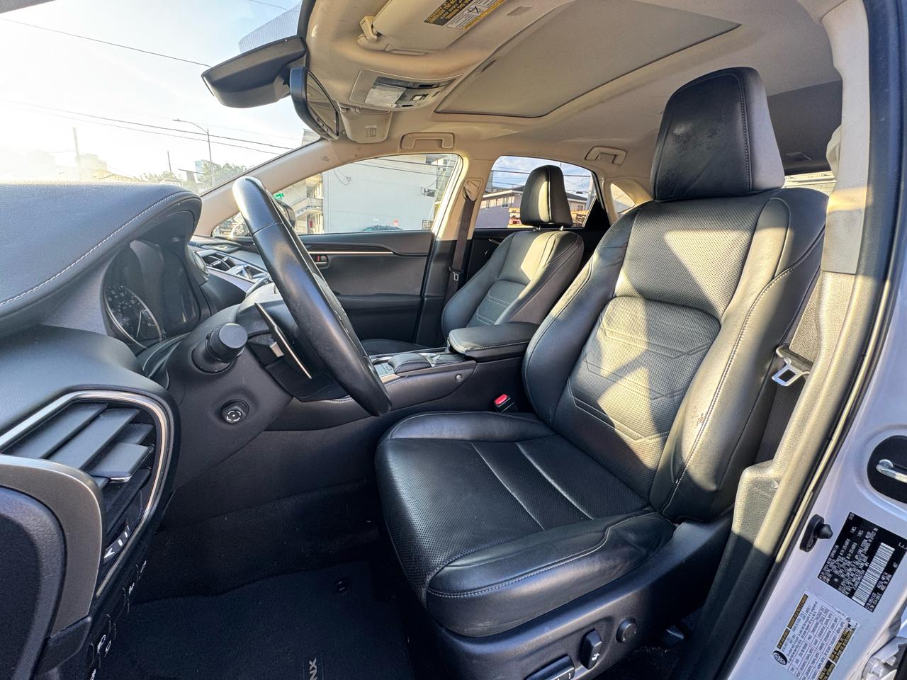 Lexus NX NX 300 Luxury FWD 2021