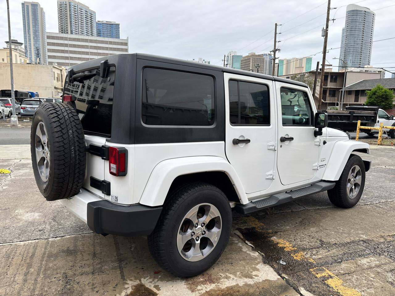 Jeep Wrangler Unlimited 4WD 4dr Sahara 2016