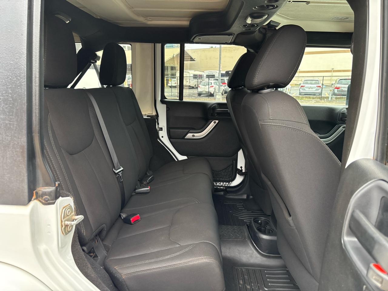 Jeep Wrangler Unlimited 4WD 4dr Sahara 2016