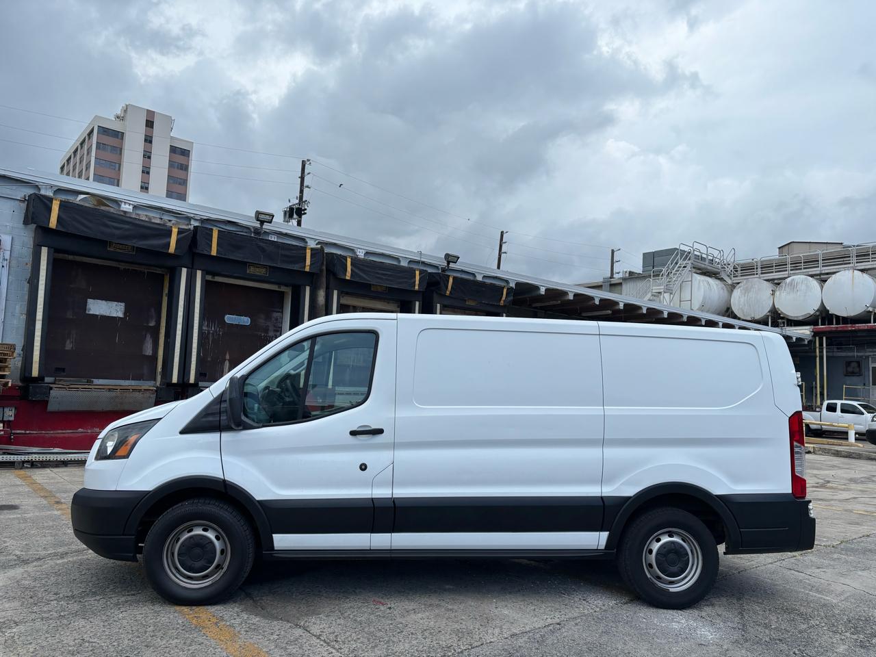 Ford Transit Van T-150 130" Low Rf 8600 GVWR Swing-Out RH Dr 2017