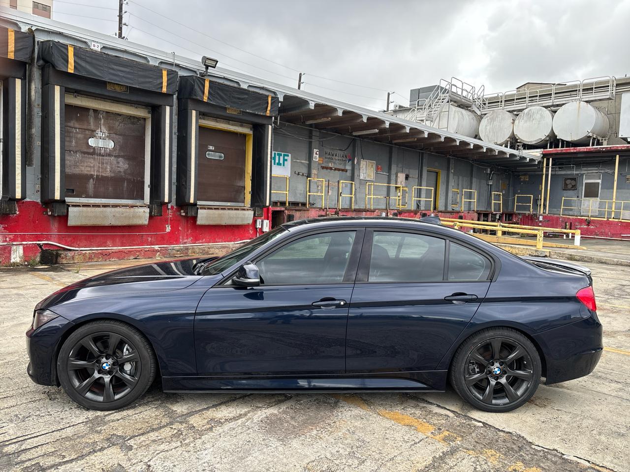 BMW 3 Series 4dr Sdn 335i RWD 2012