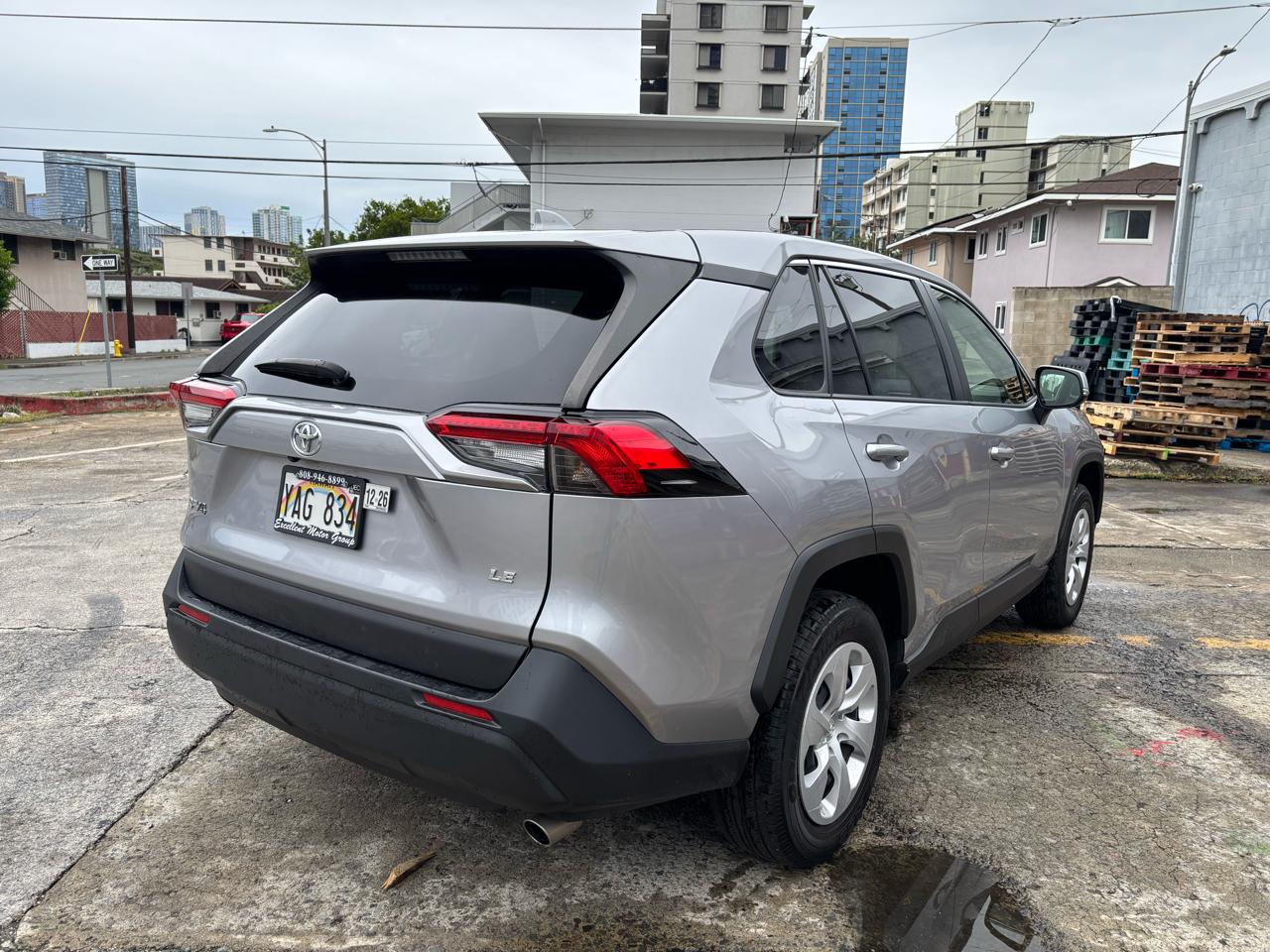 Toyota RAV4 LE FWD (Natl) 2025