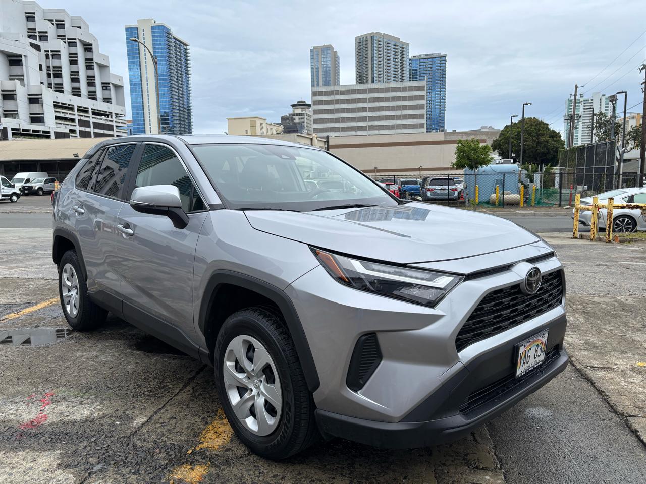 Toyota RAV4 LE FWD (Natl) 2025