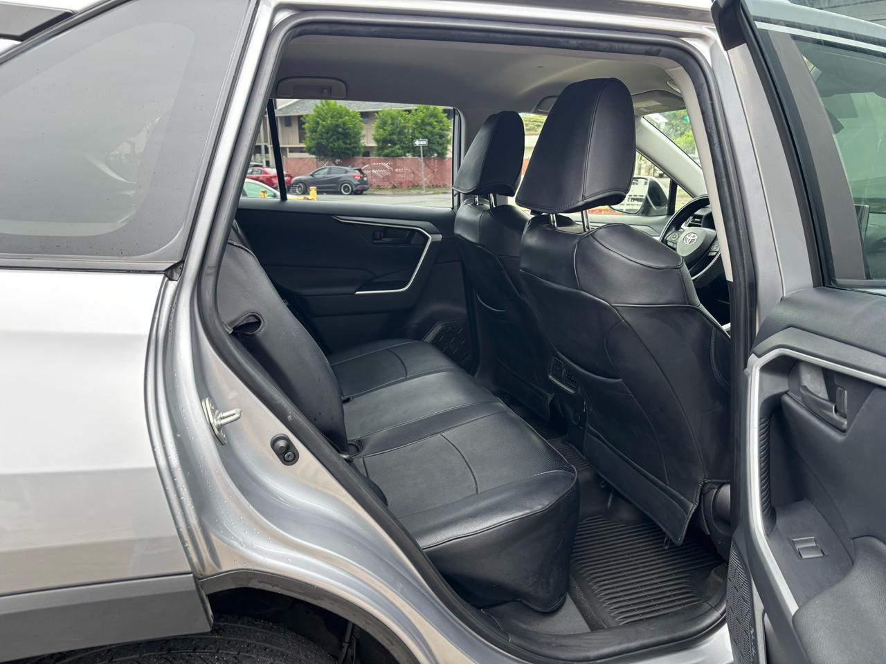 Toyota RAV4 LE FWD (Natl) 2025