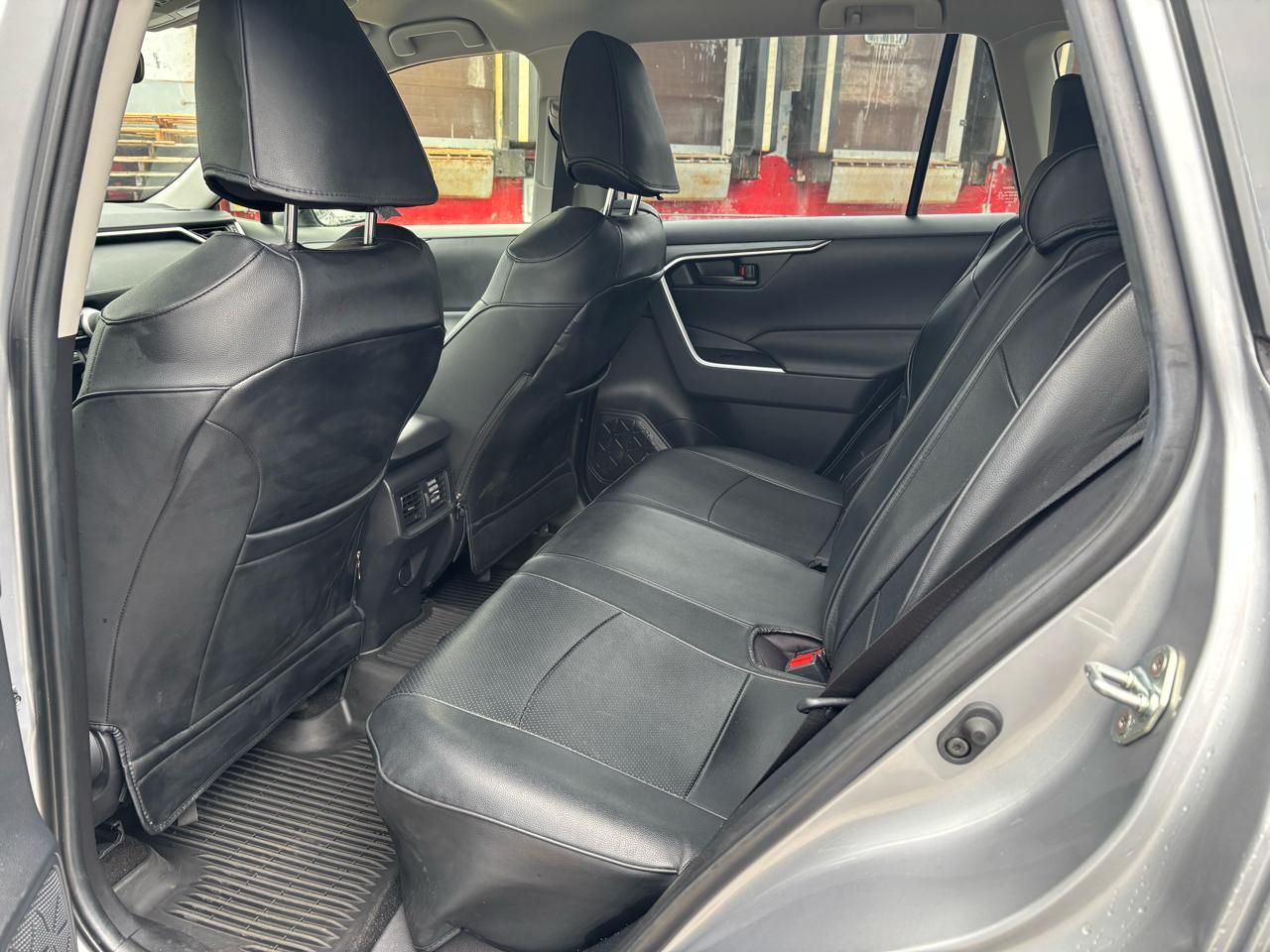 Toyota RAV4 LE FWD (Natl) 2025