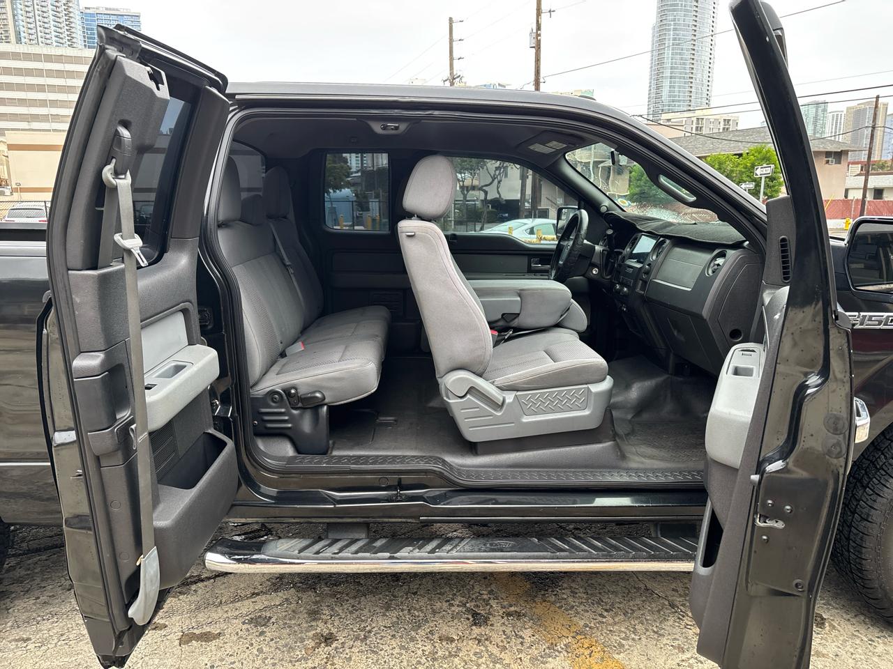 Ford F-150 2WD SuperCab 145" Lariat 2013