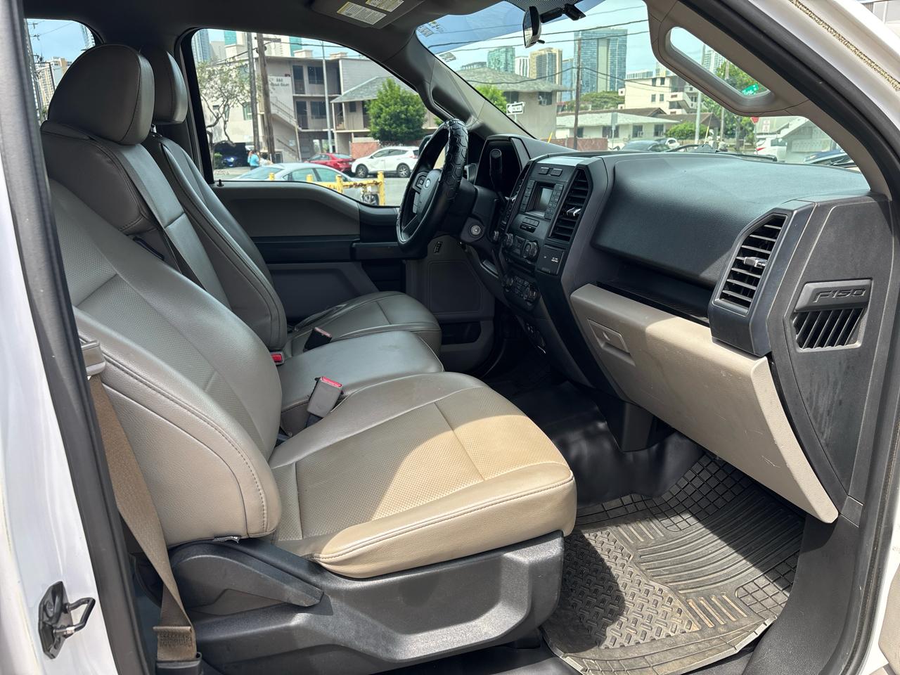 Ford F-150 4WD SuperCrew 157" Lariat w/HD Payload Pkg 2015