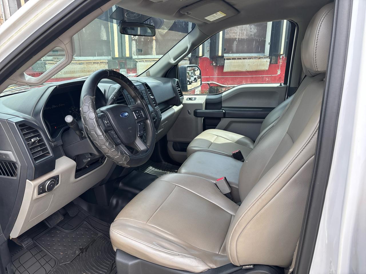 Ford F-150 4WD SuperCrew 157" Lariat w/HD Payload Pkg 2015