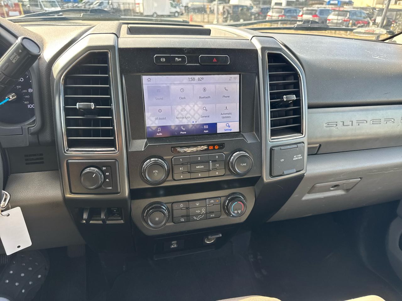 Ford Super Duty F-550 DRW XLT 4WD Reg Cab 145" WB 60" CA 2022