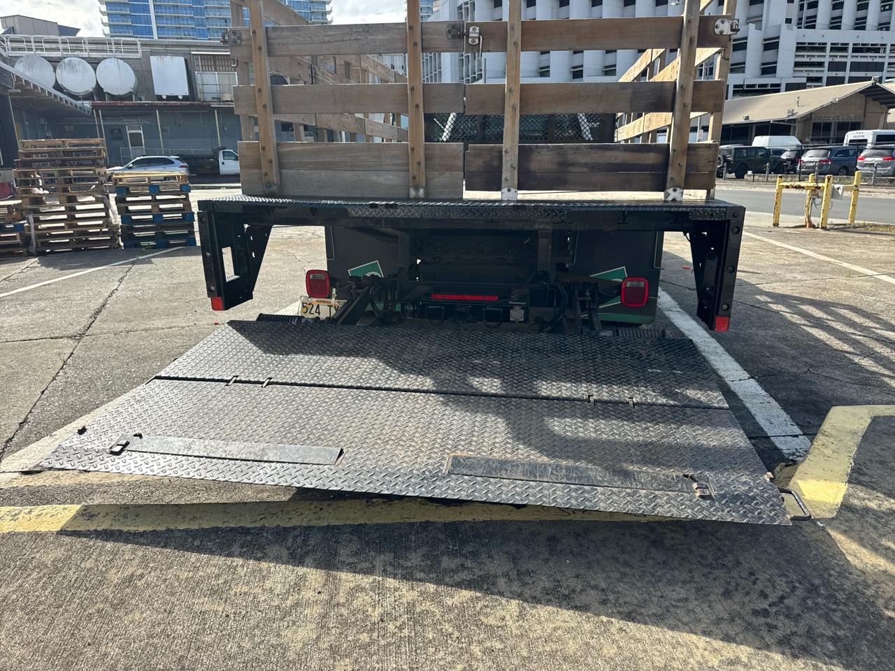 Ford Super Duty F-550 DRW XLT 4WD Reg Cab 145" WB 60" CA 2022