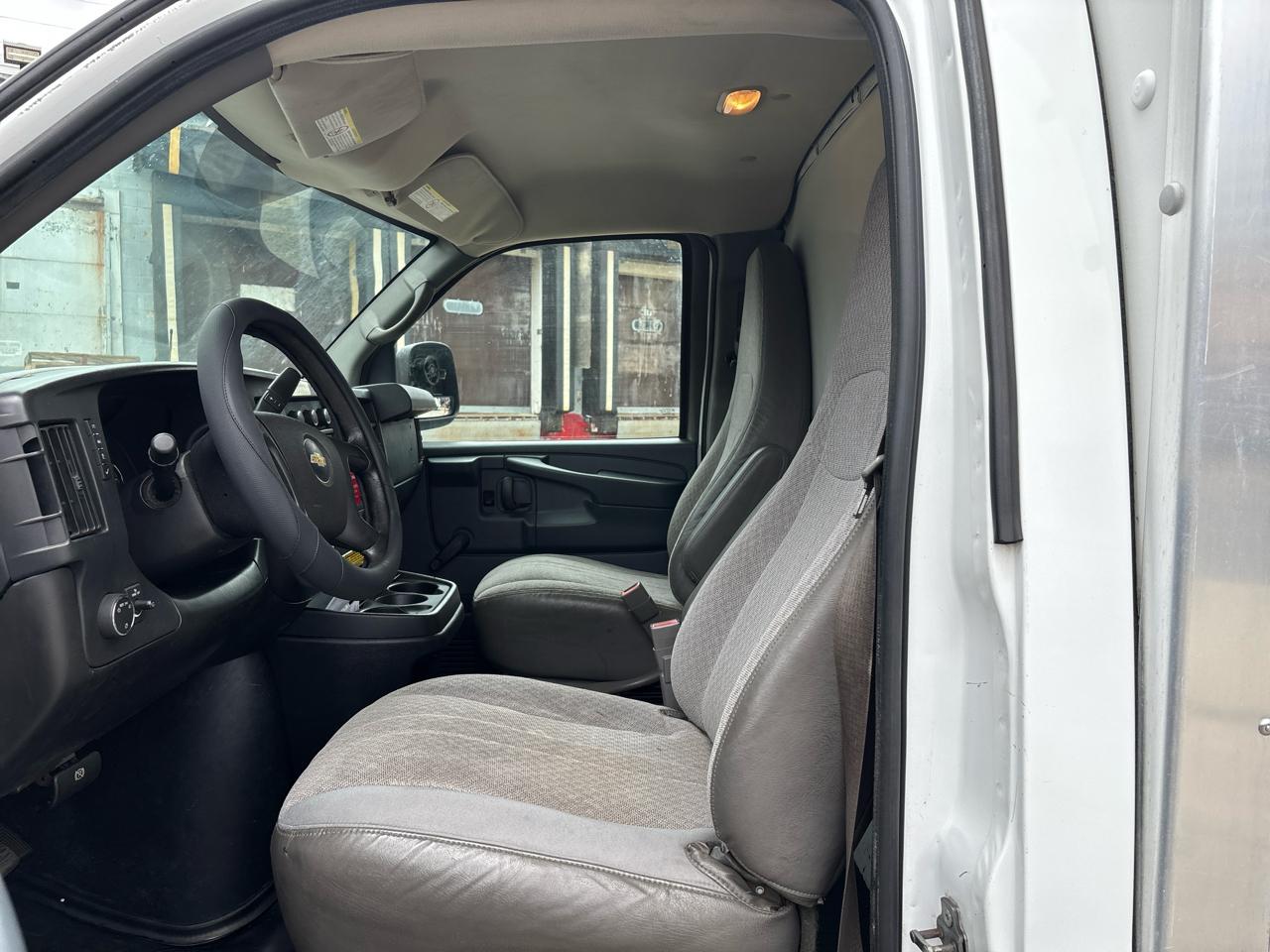 Chevrolet Express Commercial Cutaway 3500 Van 139" 2015