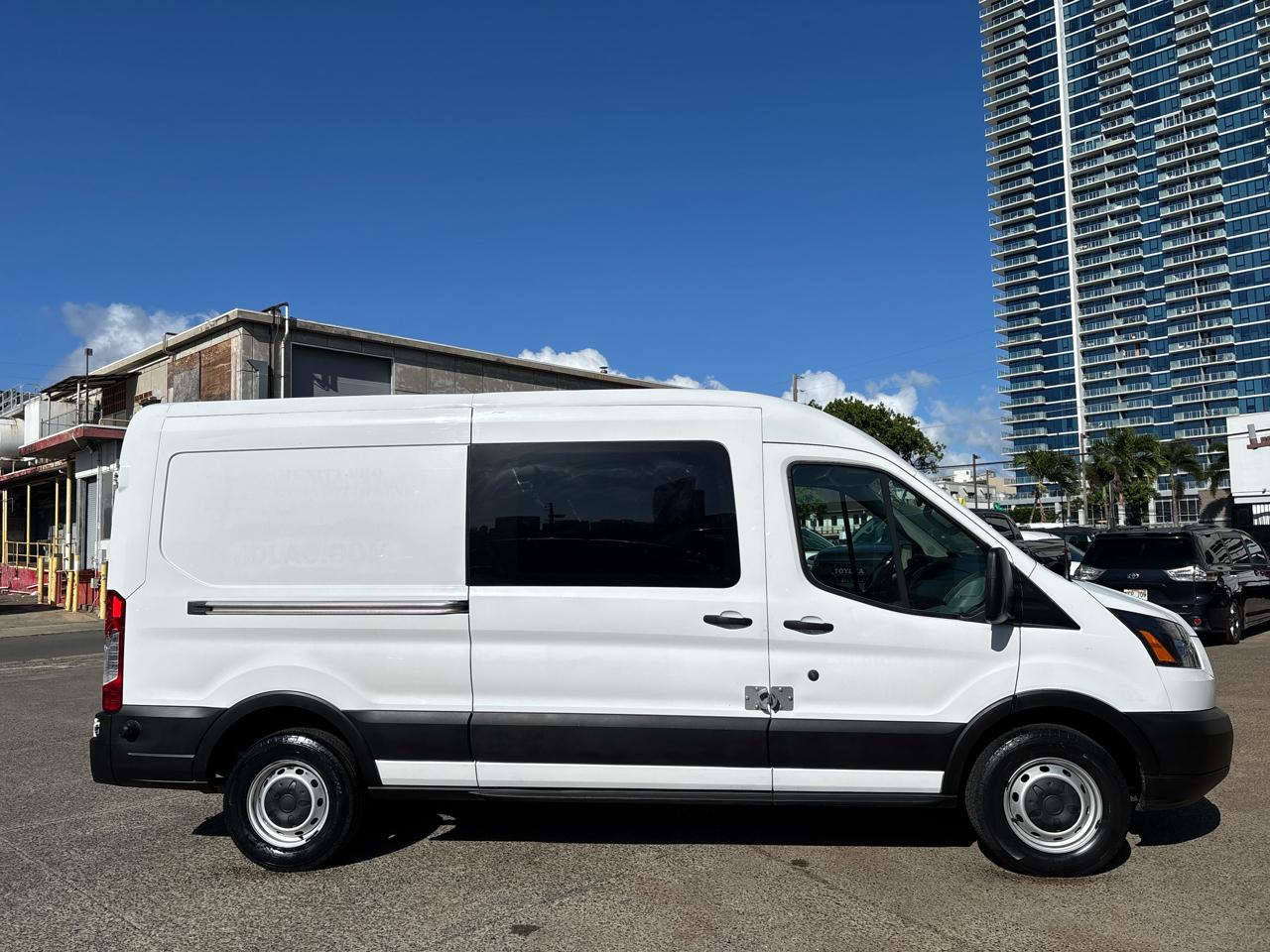 Ford Transit Van T-250 148" Med Rf 9000 GVWR Sliding RH Dr 2019