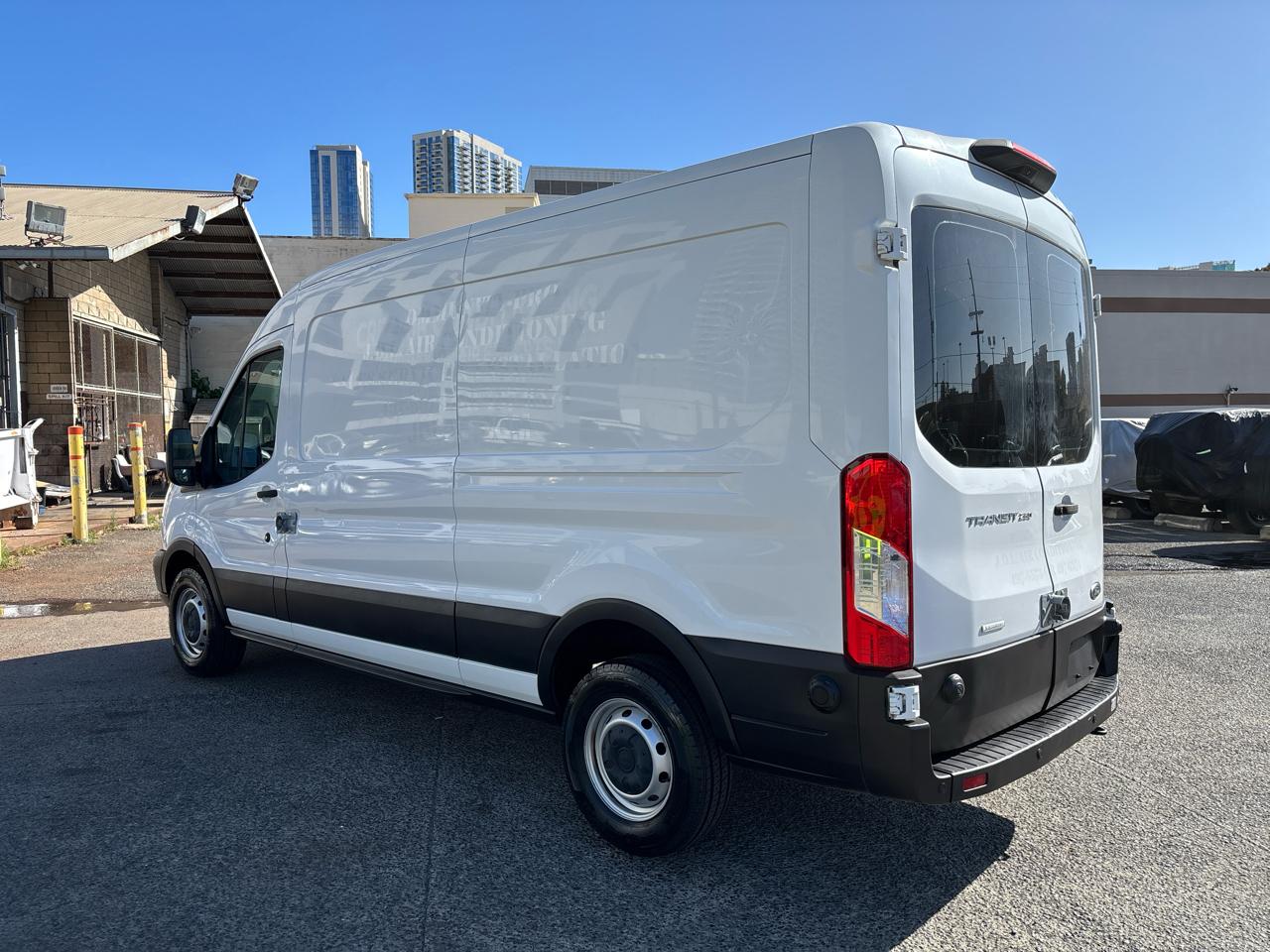 Ford Transit Van T-250 148" Med Rf 9000 GVWR Sliding RH Dr 2019