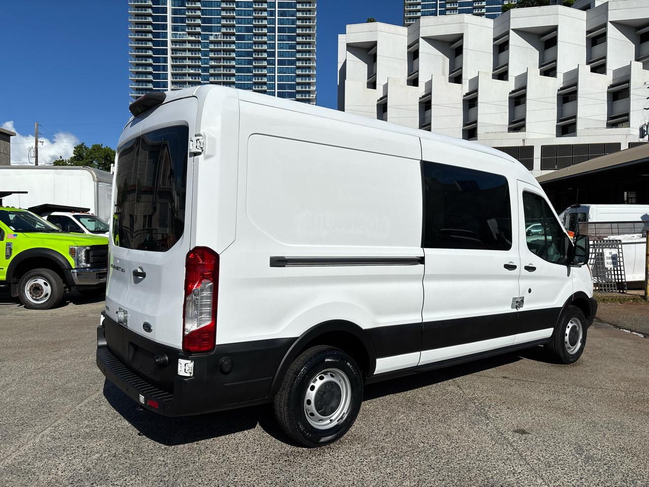 Ford Transit Van T-250 148" Med Rf 9000 GVWR Sliding RH Dr 2019