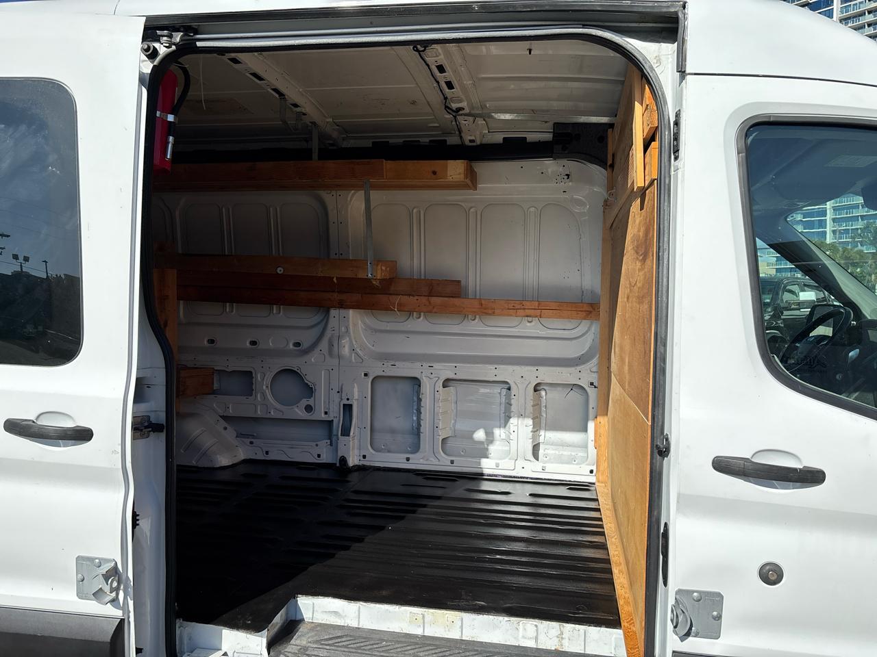 Ford Transit Van T-250 148" Med Rf 9000 GVWR Sliding RH Dr 2019