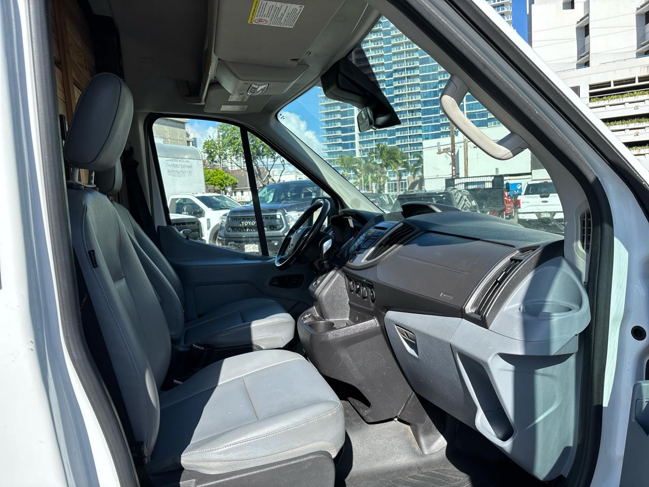 Ford Transit Van T-250 148" Med Rf 9000 GVWR Sliding RH Dr 2019