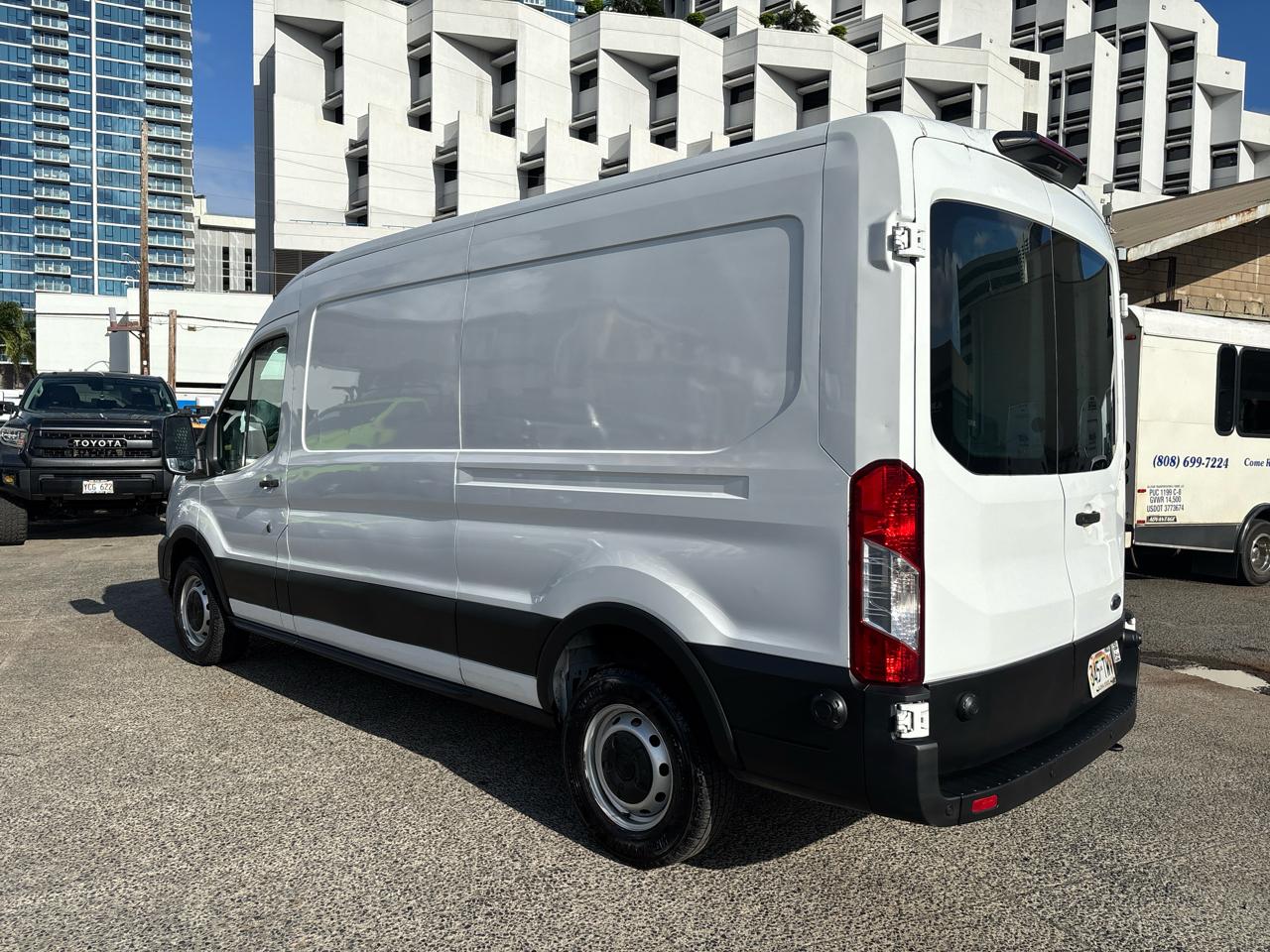 Ford Transit Cargo Van T-250 130" Med Rf 9070 GVWR RWD 2020