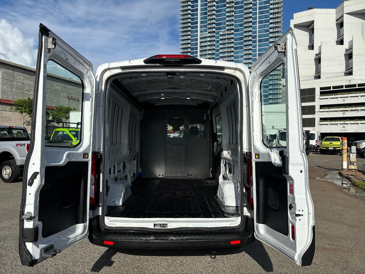 Ford Transit Cargo Van T-250 130" Med Rf 9070 GVWR RWD 2020